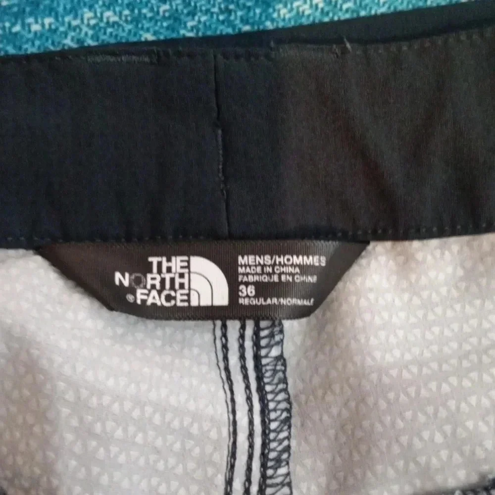 The North Face men's blue Striped drawstrings Boardshorts size 36